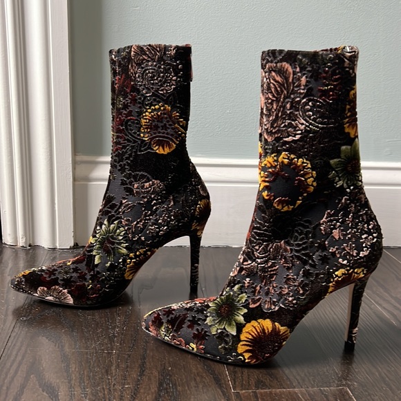 Badgley Mischka Sunflower Boots - Picture 1 of 6